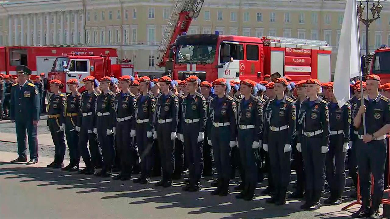 В Петербурге вручены дипломы выпускникам Университета противопожарной службы МЧС