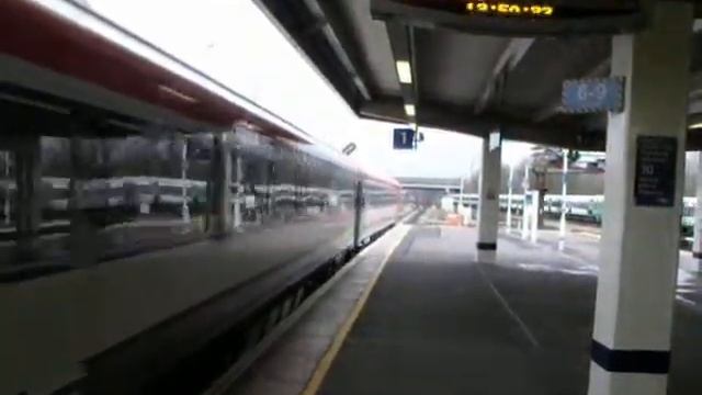 442424 departs Gatwick Airport with a Gatwick express service to London Victoria 22.01.11 смотреть онлайн