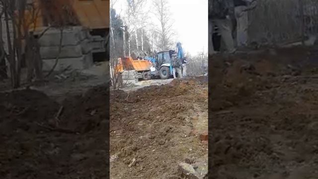 Погрузка в самосвал экскаватором смотреть онлайн