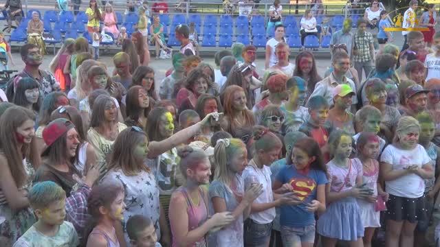 «Фестиваль красок» в Вёшенской