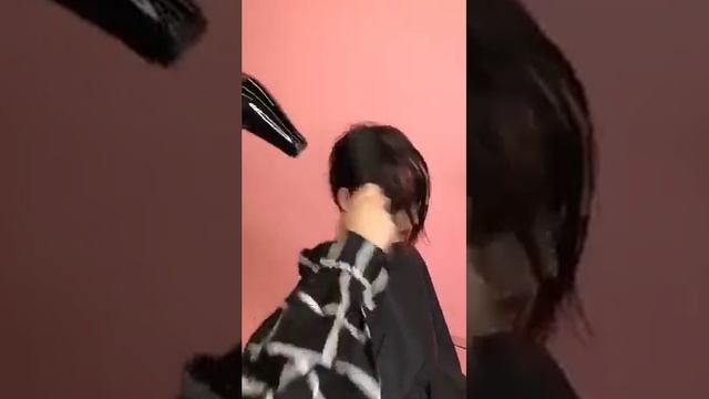 How to cut Asymmetrical Graduated Bob Haircut Tutorial смотреть онлайн