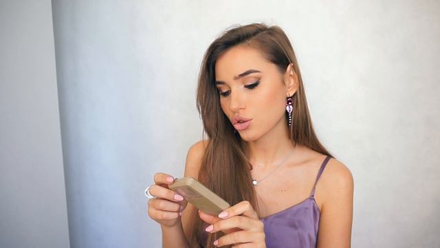 ЧТО В МОЕЙ СУМКЕ? МОЯ БАЗОВАЯ КОСМЕТИЧКА смотреть онлайн