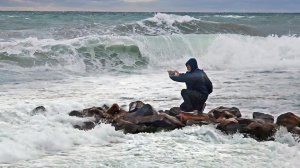 Шторм в Анапе зимой