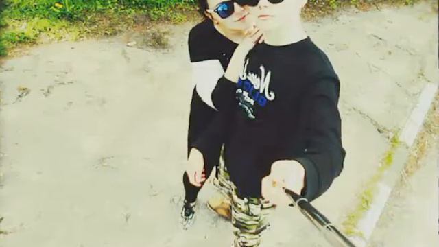 Друзья. Воскресенье. Отдых. Селфи. смотреть онлайн