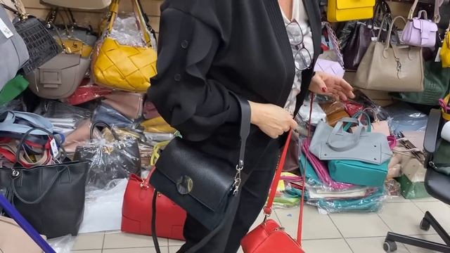 ИТАЛЬЯНСКИЕ СУМКИ✨ ОПТ И РОЗНИЦА?♀️ КОЖА САВАЖ? ФЛОТЕР?ВИНТАЖ? Часть-1 Южные Ворота. Москва смотреть онлайн