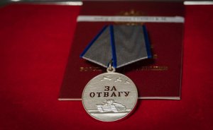 Командующий Центральным округом Росгвардии вручил медали "За отвагу" участникам СВО