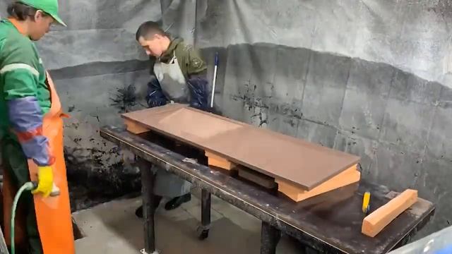 Бетонная раковина интегрированная в столешницу(коричннвая)
