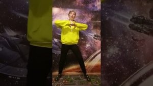 Разучування танцю руки над головами