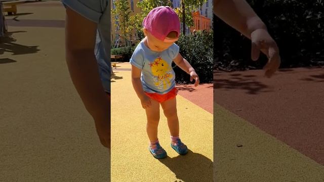 Можна ли уснуть стоя и не упасть? Когда очень хочется спать на шумной детской площадке. 80 lvl смотреть онлайн