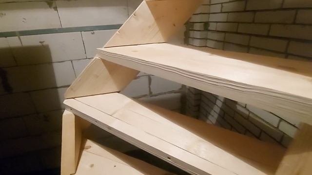 Винтовая лестница готова!