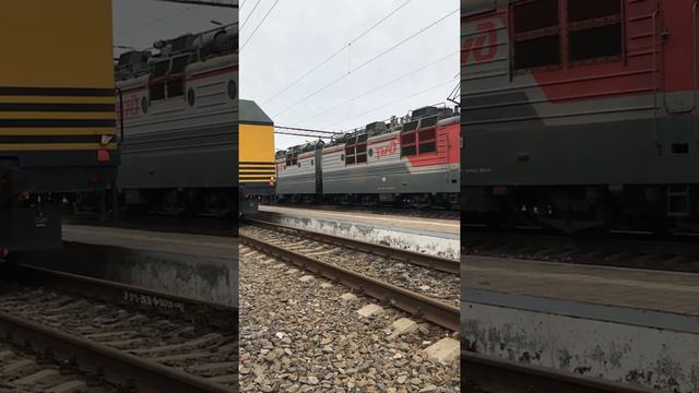 Электровозы ВЛ80С-2081 и ЭП1М-601 Воркута-Адлер смотреть онлайн