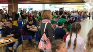 Флешмоб в Тольятти: дети поют гимн России в супермаркете