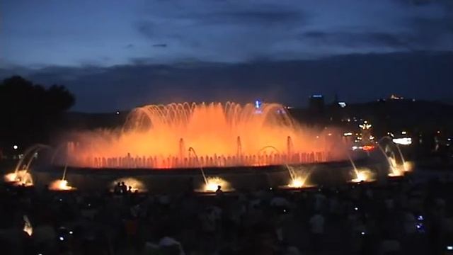 Музыкальный фонтан в Барселоне.Musical Fountain In Barcelona