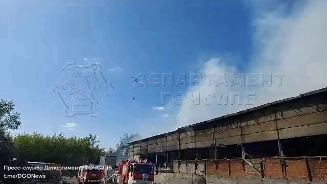 Работа авиации на пожаре 16 мая 2023. ул. Южнопортовая смотреть онлайн