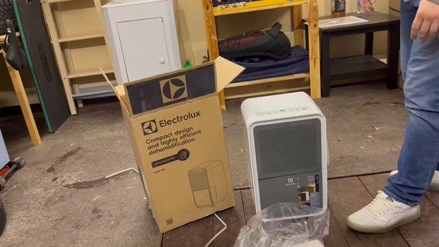 Распаковка — Осушитель воздуха Electrolux EDH-15L