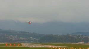 Аэропорт Адлер. Красивый взлёт самолётов / Adler Airport. Beautiful airplane takeoff