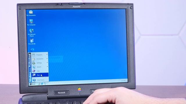Windows 2000 vs Mac OS 9 LAPTOP BRAIN SWAP! смотреть онлайн
