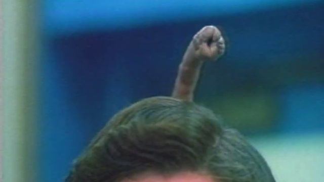 Dr. Alien Trailer смотреть онлайн