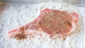 Свиная отбивная в специях