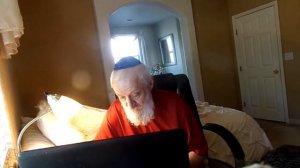 Учитель,иногда люди слышат голоса как будто их кто то зовет по имени...?(Том)