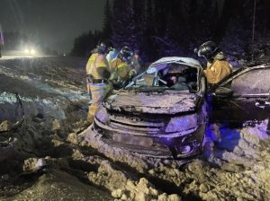 Девушка и два парня разбились на дороге в Удмуртии