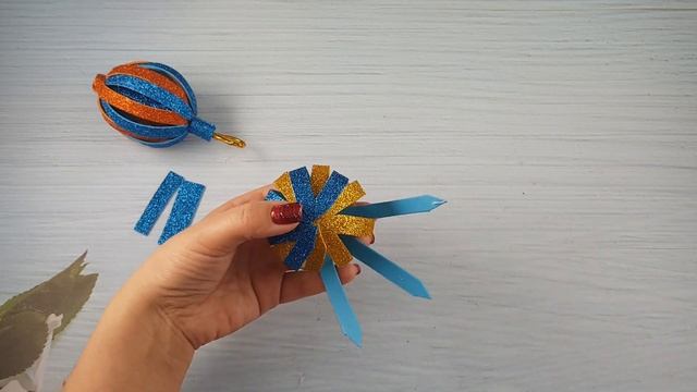 5 ИДЕЙ, КАК СДЕЛАТЬ ЁЛОЧНЫЕ ШАРЫ #изфоамирана. DIY новогоднее