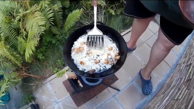 Шакшука на ракетной печке смотреть онлайн