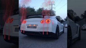 Ниссан гтр выхлоп.