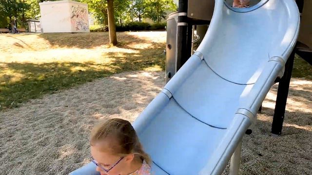 Ника вытянула поездку на детскую площадку. Выбор сделан. Согласились ли папа с Викой? смотреть онлайн