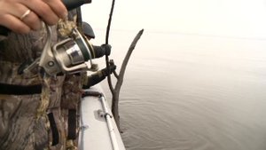 Ловля судака на водохранилище поздней осенью на джиг