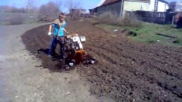 Мотоблок 'УРАЛ' весенняя пахота культивируем смотреть онлайн