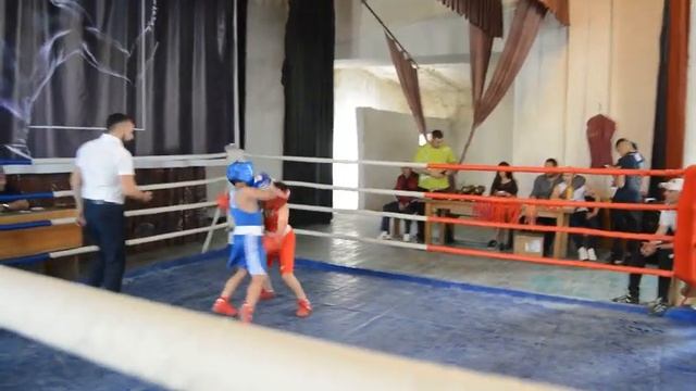 Турнир по боксу в честь майских праздников 34кг Ален Синдоян (Куртан)-Давид Хачатрян (Мартуни) смотреть онлайн