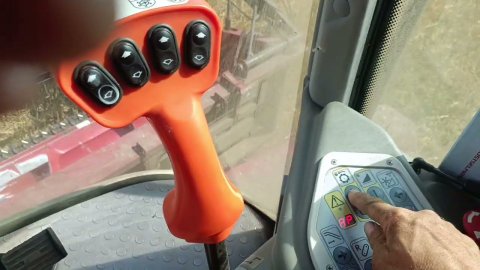 Уборка пшеницы в КФХ Герефорд