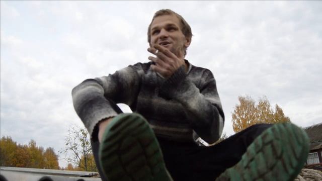 Как мы дёшево покрыли крышу курятника. Анекдот +18 смотреть онлайн