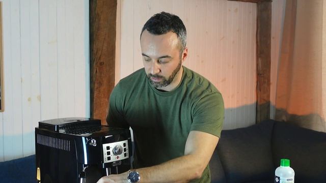 Comment détartrer la DELONGHI MAGNIFICA S ? Suivez le guide! смотреть онлайн