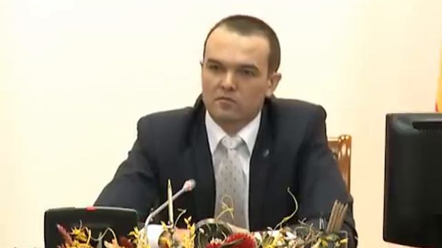 Президент опускается до клеветы смотреть онлайн