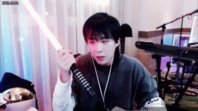 刘宇宁 "给你们看看我的这把剑" I'll show you my sword