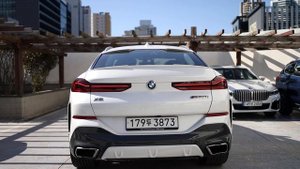 Bmw X6 M50i V8 exhaust Sound