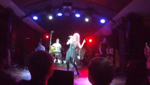 Блондинка Ксю - Облака (live)