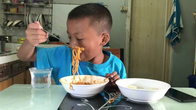 #spicynoodles   Spicy Noodles Eating Challenge - Kawmthlang Naupangte.