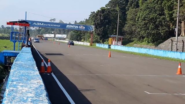 VW GOLF TSI MK6 VS MY TOYOTA STARLET-SENTUL DRAG FEST 2020 RD.2 смотреть онлайн