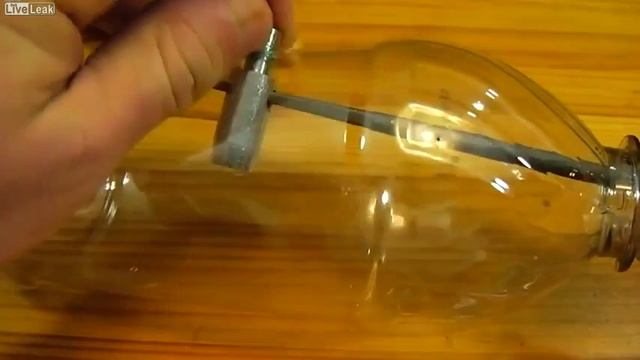 Как сделать пистолет из бутылки смотреть онлайн