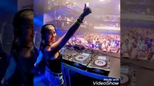 dj kuka бар две лезбухи