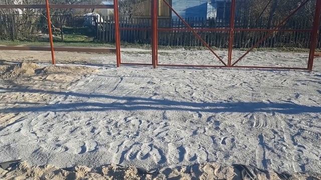 Отсыпка парковки для машины и установка столбов для забора на даче смотреть онлайн