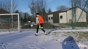 Как ЛЕГКО НАУЧИТЬСЯ ЧЕКАНИТЬ мяч? ЛУЧШИЕ упражнения на ТЕХНИКУ и ВИДЫ жонглирования! футбол обучени