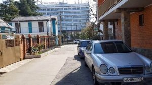 ?Лазаревское Сочи ул.Лазарева, 124 .ГД "Карусель" Дом утопающий в цветах . +79189128959, Ирина.