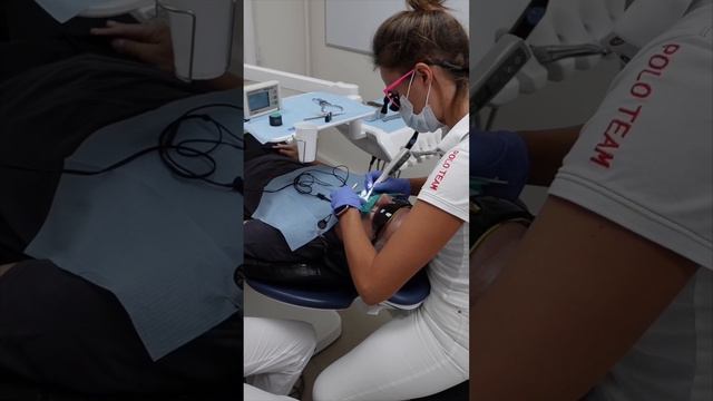 Лечение зубов в ADN clinic