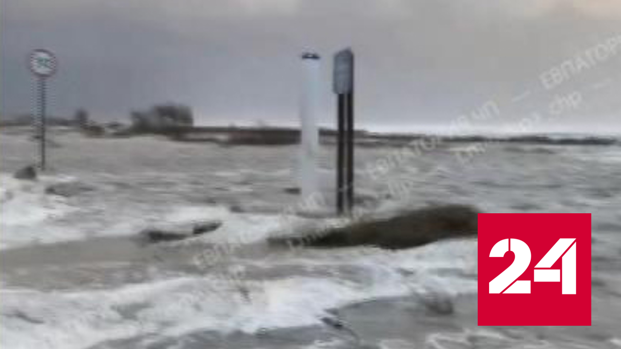 Ураганный ветер обрушился на Крым - Россия 24
