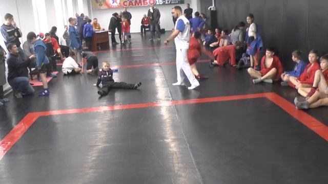 СОРЕВНОВАНИЯ ПО САМБО ГОРОД НЕФТЕКАМСК 23 ФЕВРАЛЯ. смотреть онлайн