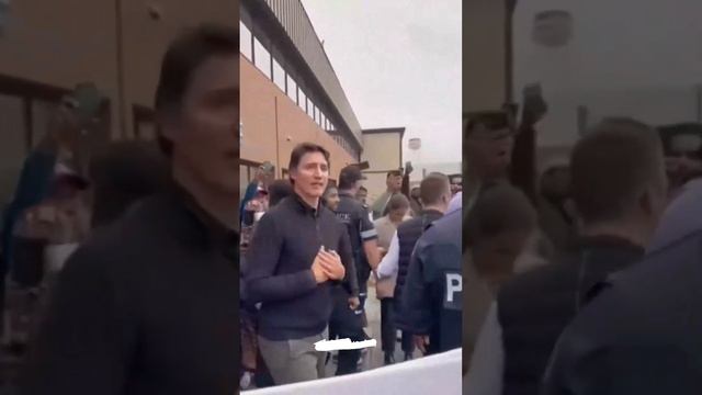 Мусульмане освистали Джастина Трюдо в мечети в Торонто